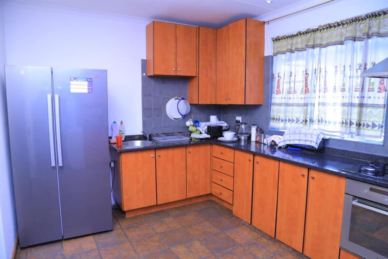 Union Guesthouse Pretoria Bagian luar foto
