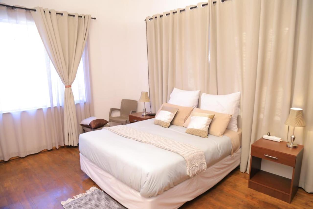 Union Guesthouse Pretoria Bagian luar foto
